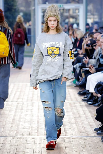 Look 5